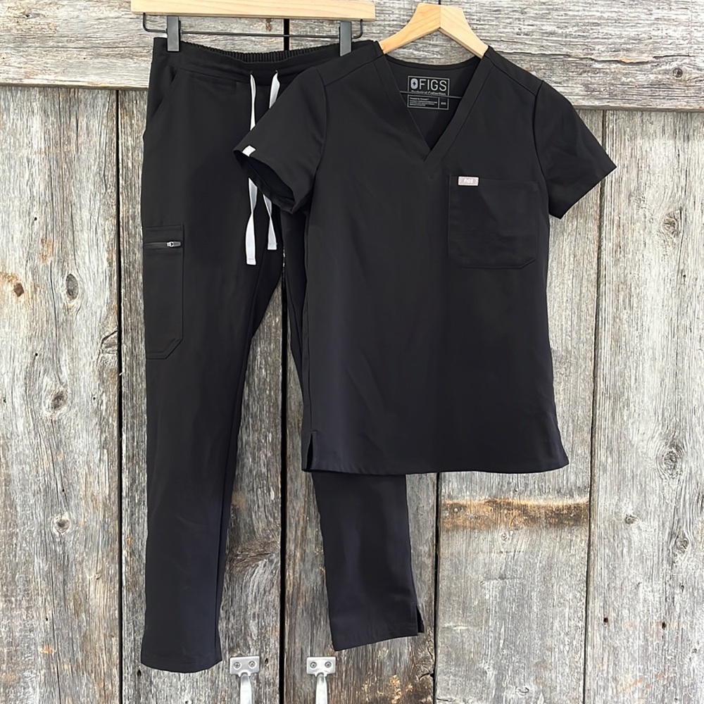 Figs Black Women's Scrub Set